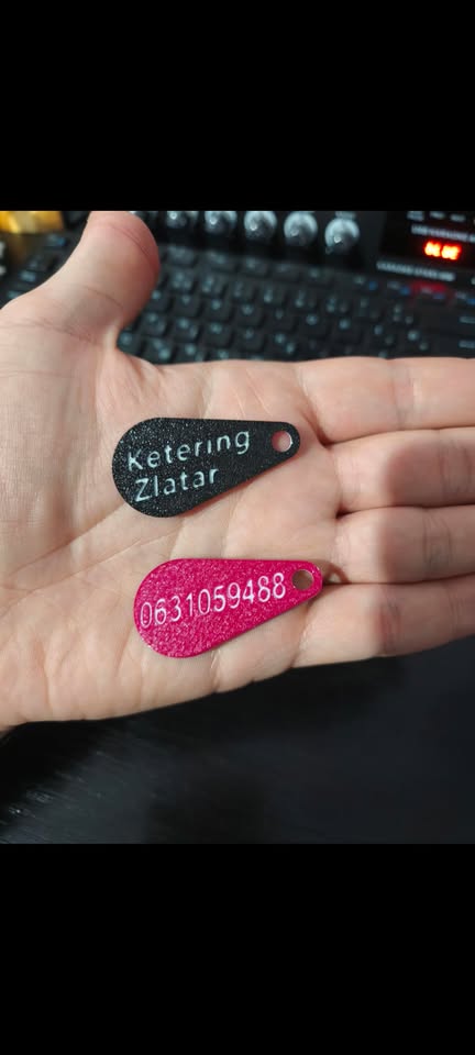 Promotivni privesci Ketering Zlatar sa nazivom i brojem